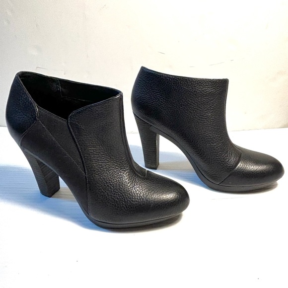 Tsubo Tayla Black Leather Booties 9 - Picture 3 of 12